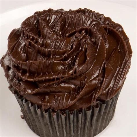 Stir in the pecans, or reserve them to sprinkle over the frosted cake. Paula Deen's Chocolate Cupcakes with Coffee Cream Filling ...