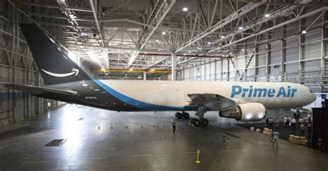 Αυτό είναι το πρώτο Prime Air αεροπλάνο της Amazon Ταχύτατες