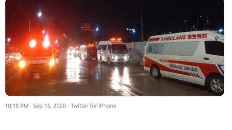 Viral Ambulans Pembawa Pasien Covid 19 Di Jakarta Antre Masuk Rsd