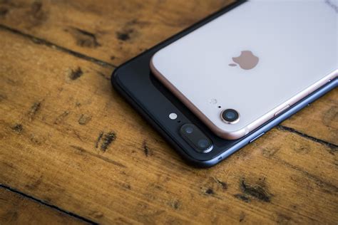 Tiek priekinis, tiek galinis telefono stiklas turi 50% didesnį, lazeriu. iPhone 8 and 8 Plus review | Macworld