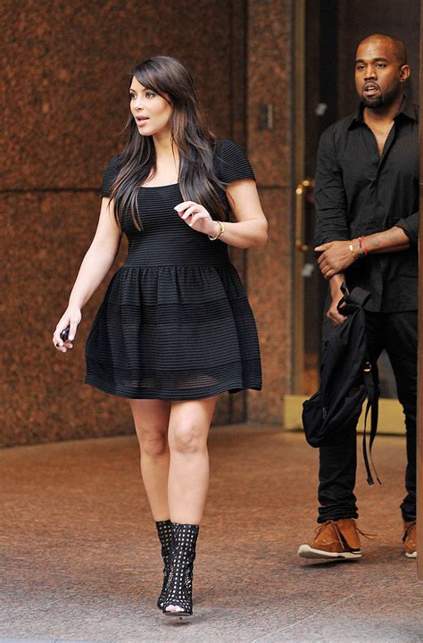 8 Amazing Pregnant Looks By Kim Kardashian Photos