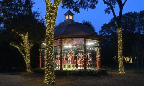 The Dallas Arboretum Has Turned Into A Magical Christmas Wonderland