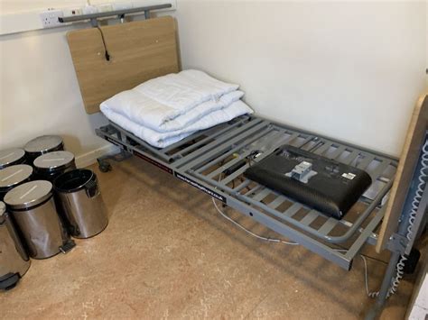 Joshua phillips created a new highlight. Bedroom 18-Bed-No Mattress, Tissue & Soap Dispenser ...