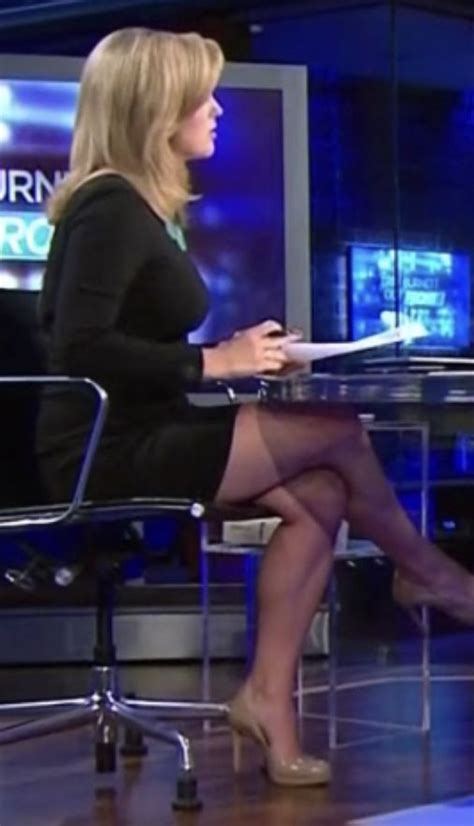 Pin By Reg Dal Collections On Brianna Keilar Posing Guide Sarah Lancaster Great Legs