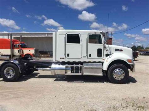 Peterbilt 382 2012 Daycab Semi Trucks