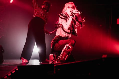 Grimes Claims Male Producers Have Tried To Blackmail Her Into Sex