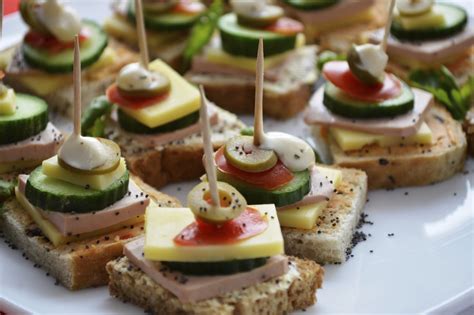 10 Perfect Wedding Reception Finger Food Ideas 2023