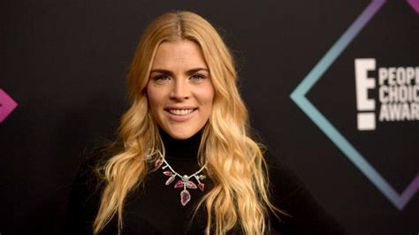 busy philipps had zero chill when oprah called in to busy tonight los angeles times