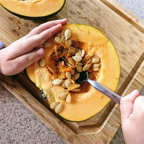 Harvesting Acorn Squash Seeds To Grow Your Own Bunnys Garden