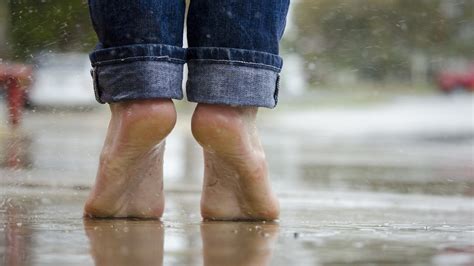 11 Reasons Your Feet Smell And How To Get Rid Of The Stink