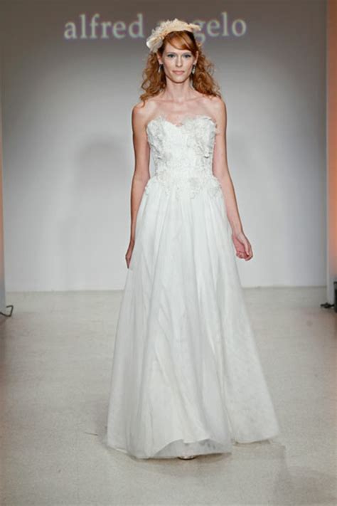 Welche brautkleider gibt es für eine schöne hochzeit? Brautkleider günstig kaufen oder verkaufen