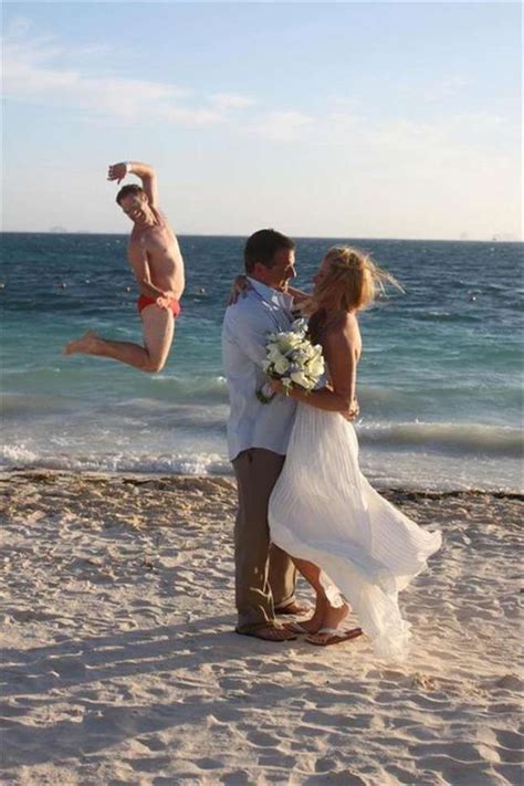 Wedding Photos Gone Wrong Wedding Photo Fails Awkward Wedding