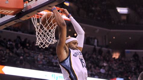 Vince Carter Adds A Thunderous Reverse To His Collection Of Stunning