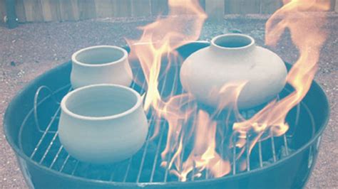 Use A Charcoal Grill As A Pit Fire Pottery Kiln Diy Pottery Ceramic