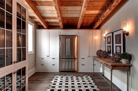 Luxury Canadian Home Reveals Splendid Rustic Modern Aesthetic Modern