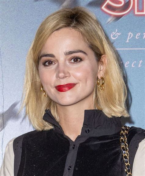 Doctor Whos Jenna Coleman Transforms Into A Beautiful Blonde With