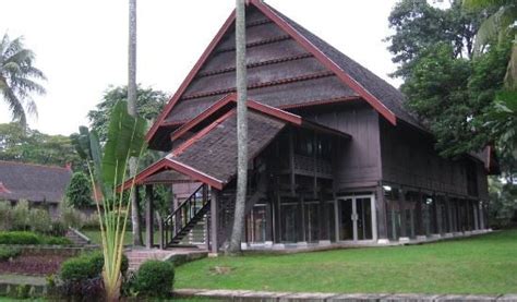 6 Rumah Adat Sulawesi Selatan Ciri Khas Fungsi Makna Dan Filosofinya