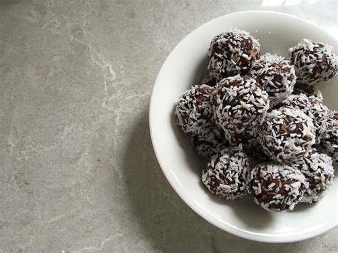 How To Snack Healthy No Bake Chocolate Coconut Almond And Date