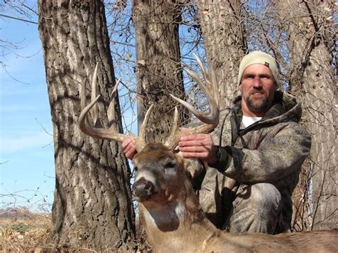 Kansas Whitetail Hunts Over 16000 Acres Of Private