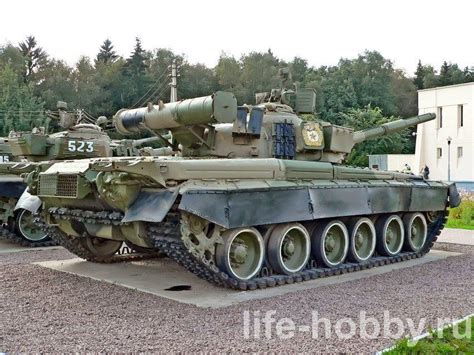 Купить 05565 Советский основной боевой танк Т 80Б Russian T 80b Mbt 1