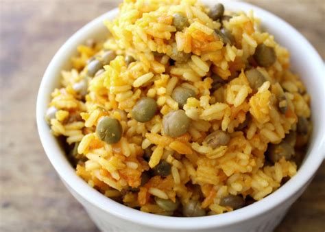 · enjoy puerto rican chicken and rice (arroz con pollo) by itself for a full delicious meal or served alongside habichuelas guisadas (puerto rican stewed beans) as this dish is flavorful puerto rican rice and beans simmered in a sauce of sofrito and tomato along with potatoes and olives. Puerto Rican Yellow Rice And Beans - Arroz Con Pollo How ...
