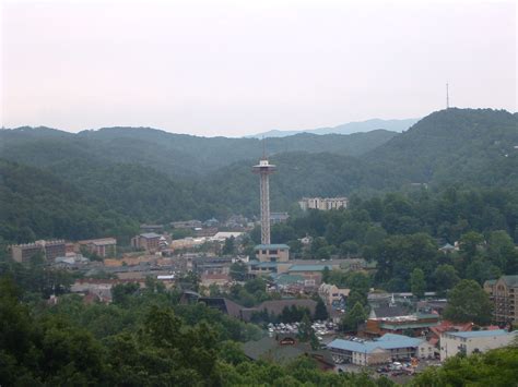 Filedowntown Gatlinburg Tennessee Wikimedia Commons