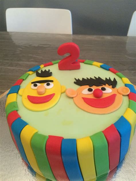 Bert And Ernie Cake Ernie Und Bert Lieblingsrezepte Kuchen