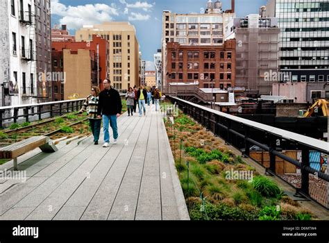 Die High Line Ist Ein 1 Meile New York City Linear Park Auf Einer Erhöhten Ehemaligen Eisenbahn