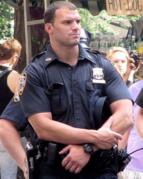 Pin By Chris Wittmann On Uniformed Men Men In Uniform Men Hot Cops