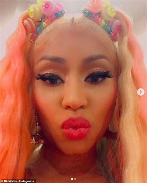Nicki Minaj Sends Fans Wild With A Topless Selfie Amid Pregnancy