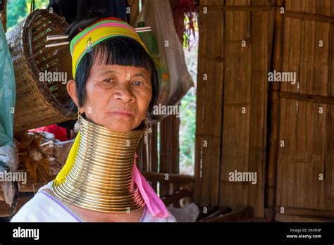 Long Neck Woman Long Neck Karen From The Tribe Of The Karen Chiang