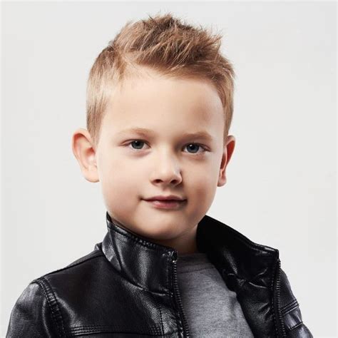 Coole Frisuren Und Style Ideen Für Jungs Schwarze Lederjacke Blonde