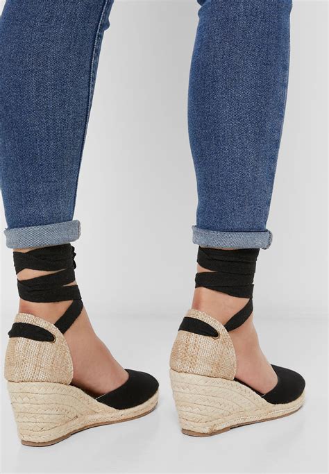 Buy Ella Black Closed Toe Lace Up Wedge Sandal For Women In Manama Riffa