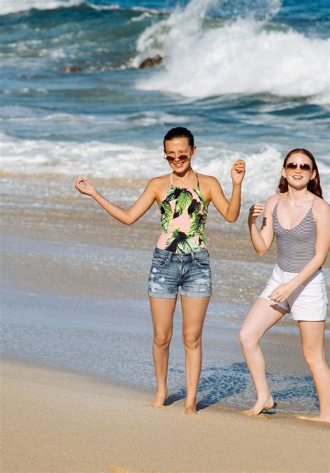 Sadie sink and millie bobby brown pictures. Millie Bobby Brown & Sadie Sink - Los Cabos 08/23/2017