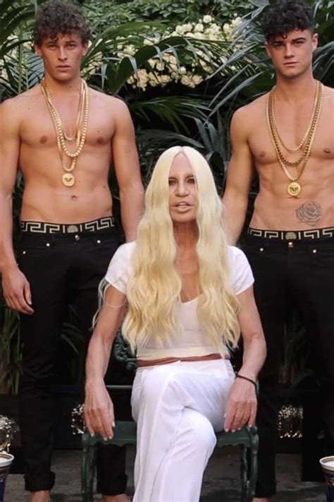 Get Ouuuut Donatella Versace Accepted The Ice Bucket Challenge