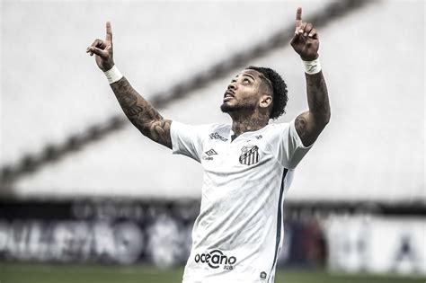 Página oficial do santos futebol clube no facebook. Confira quem são os artilheiros do Santos na temporada ...
