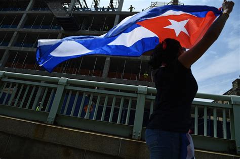 opinion cubans want much more than an end to the u s embargo the new york times