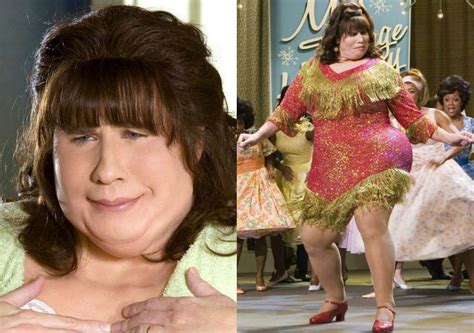 Behind the scenes documentation of the transformation of john travolta into the character of edna turnblad for the film hairspray. Quem? John Travolta como Edna TurnbladOnde? Hairspray - Em Busca da FamaPara viver Edna, mãe de ...