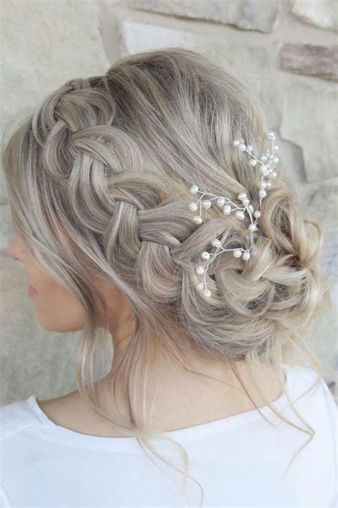 Medium length hair are much easier to maintain than long locks and there're no less interesting options for them to style. Ravishing Mother Of the Bride Hairstyles Hairstyles for ...