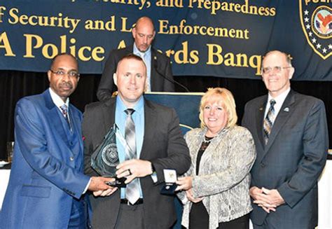 The Us Dept Of Veterans Affairs Names Police Officer Of The Year