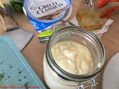 Cucinare un semplice uovo, a volte e per i non addetti ai lavori può risultare difficile, vediamo come cuocere le uova sode senza romperle. Maionese di yogurt e uova sode | Ferny ai Fornelli ...