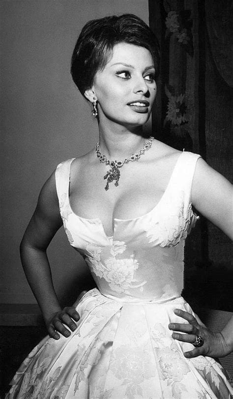 Contact me if there's a problem. Picture of Sophia Loren