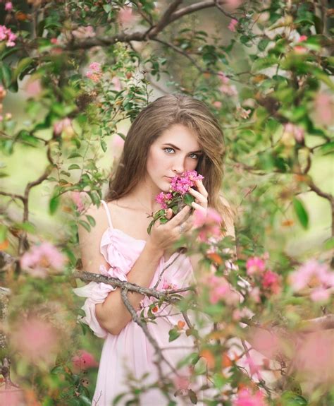 The Beautiful Mix Of Flowers And People Captured Through The Lens