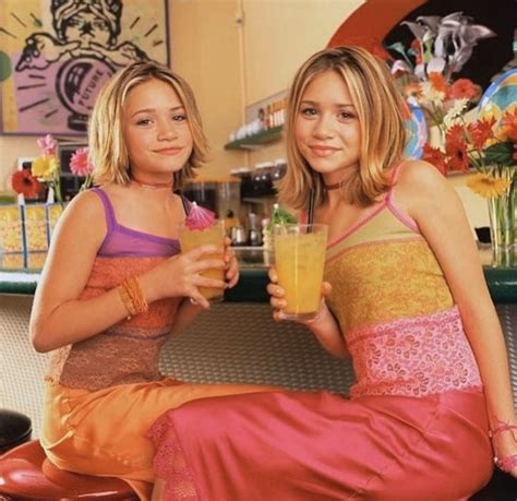 Pin By Bailey Mcdowell On Icons Olsen Twins Style Mary Kate Ashley Mary Kate