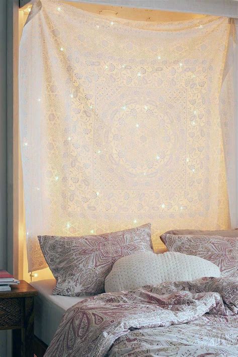 38 Must Have Apartment Bedroom Tapestry Ideas Tapestry Bedroom Chic Bedroom Design Small
