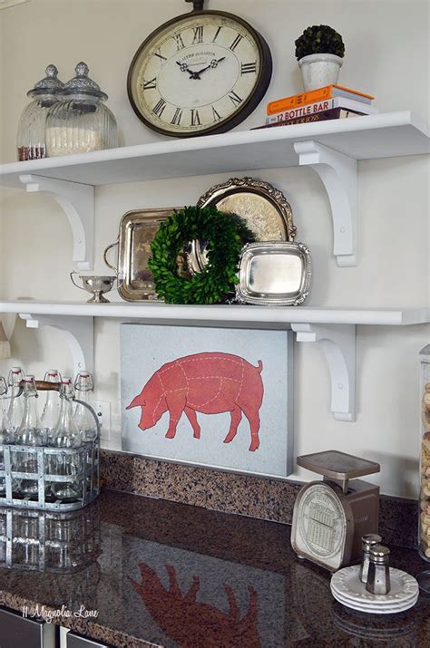 Pig decor, pigs burner,pigs wax burner 'piggies and bows'. Bringing Home the Bacon {In the Kitchen} | 11 Magnolia Lane