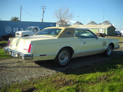 Maybe you would like to learn more about one of these? 1977 Lincoln Continental Mark V for Sale | ClassicCars.com | CC-630988