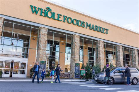 Amazon Prime Launches Whole Foods Curbside Pickup