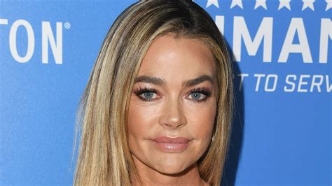 Denise Richards 52 Looks Incredible As She Poses In Fitted Lace Mini
