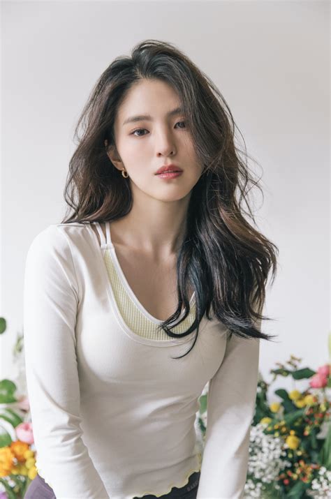 She plays the character of yeo da kyung, the mistress of lee tae oh (played by park hae. "The World of The Married" Actress Han So Hee Began Acting ...